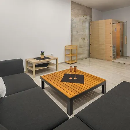Lovely In Vrvari With Sauna Casa vacanze *