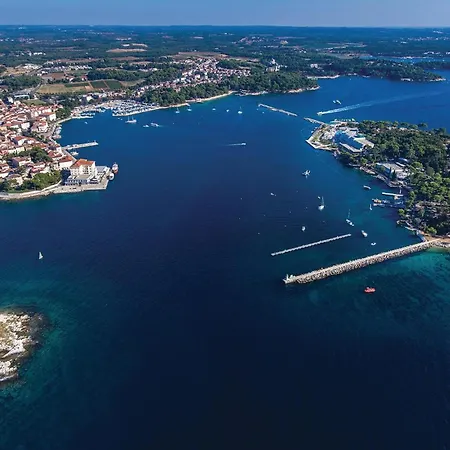 Lovely In Vrvari With Sauna بيت للعطل